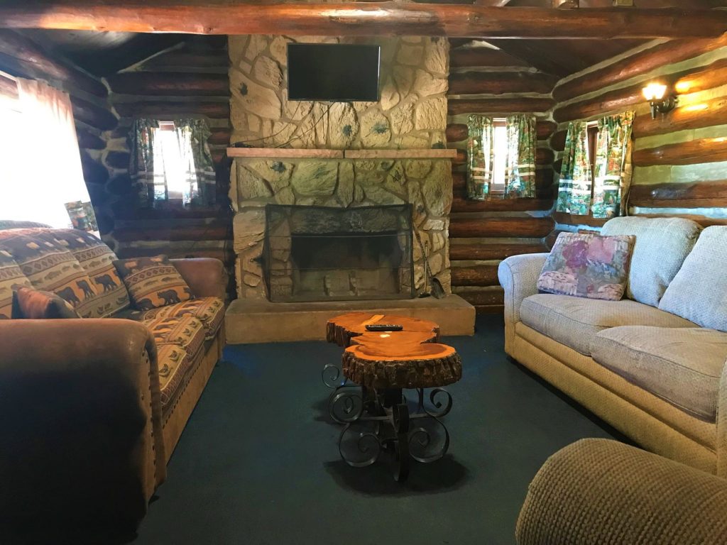 CABIN 7 – Lake View! interior