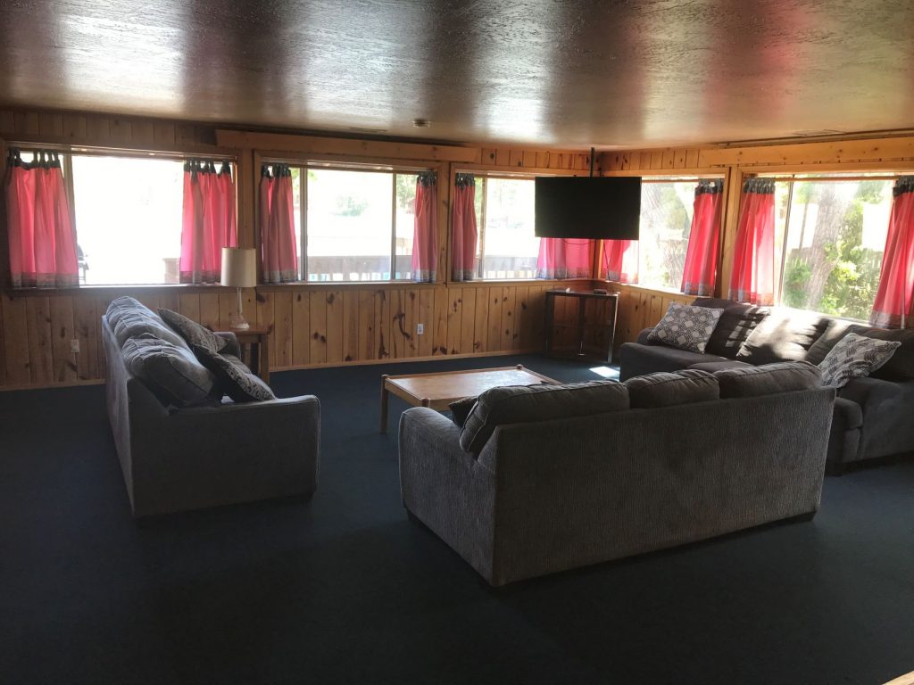 LAKEWOOD – Condo Unit – Lake View! interior