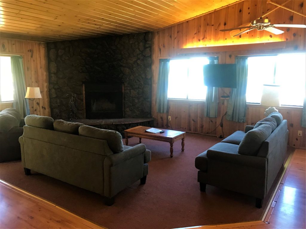PINES – Condo Unit – Lake View! (duplex with Shores) interior